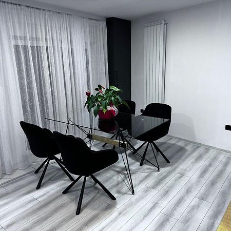 Apartamento Whitehouse2 Arad Exterior foto