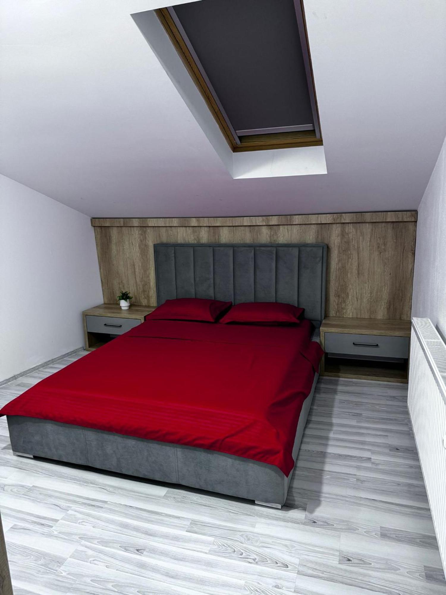 Apartamento Whitehouse2 Arad Exterior foto